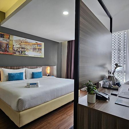 Days Hotel & Suites By Wyndham Kl - Chan Sow Lin Mrt Or Lrt Kuala Lumpur Exteriör bild