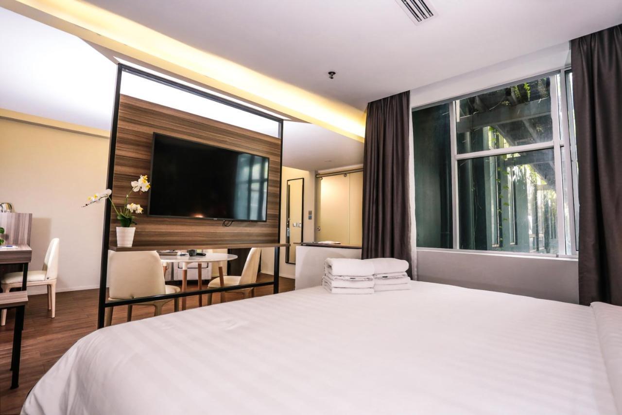Days Hotel & Suites By Wyndham Kl - Chan Sow Lin Mrt Or Lrt Kuala Lumpur Exteriör bild