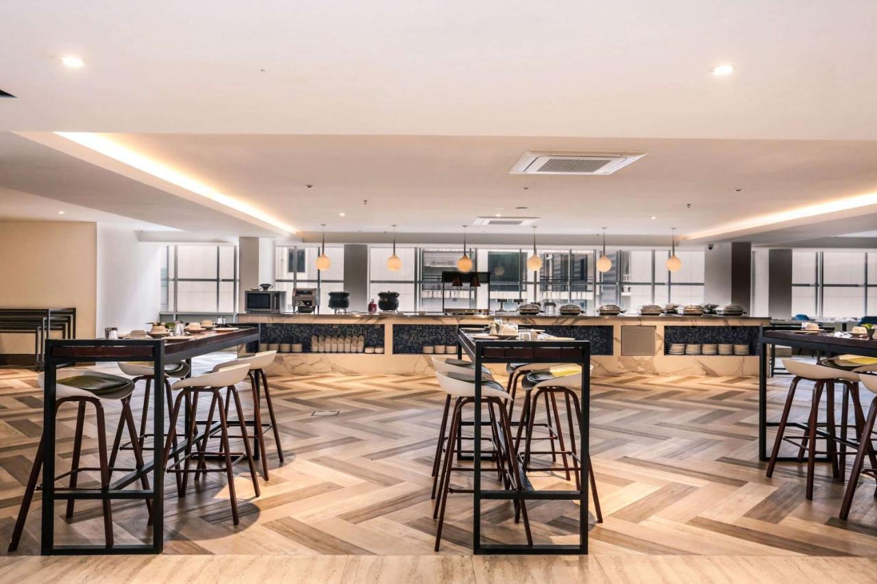 Days Hotel & Suites By Wyndham Kl - Chan Sow Lin Mrt Or Lrt Kuala Lumpur Exteriör bild