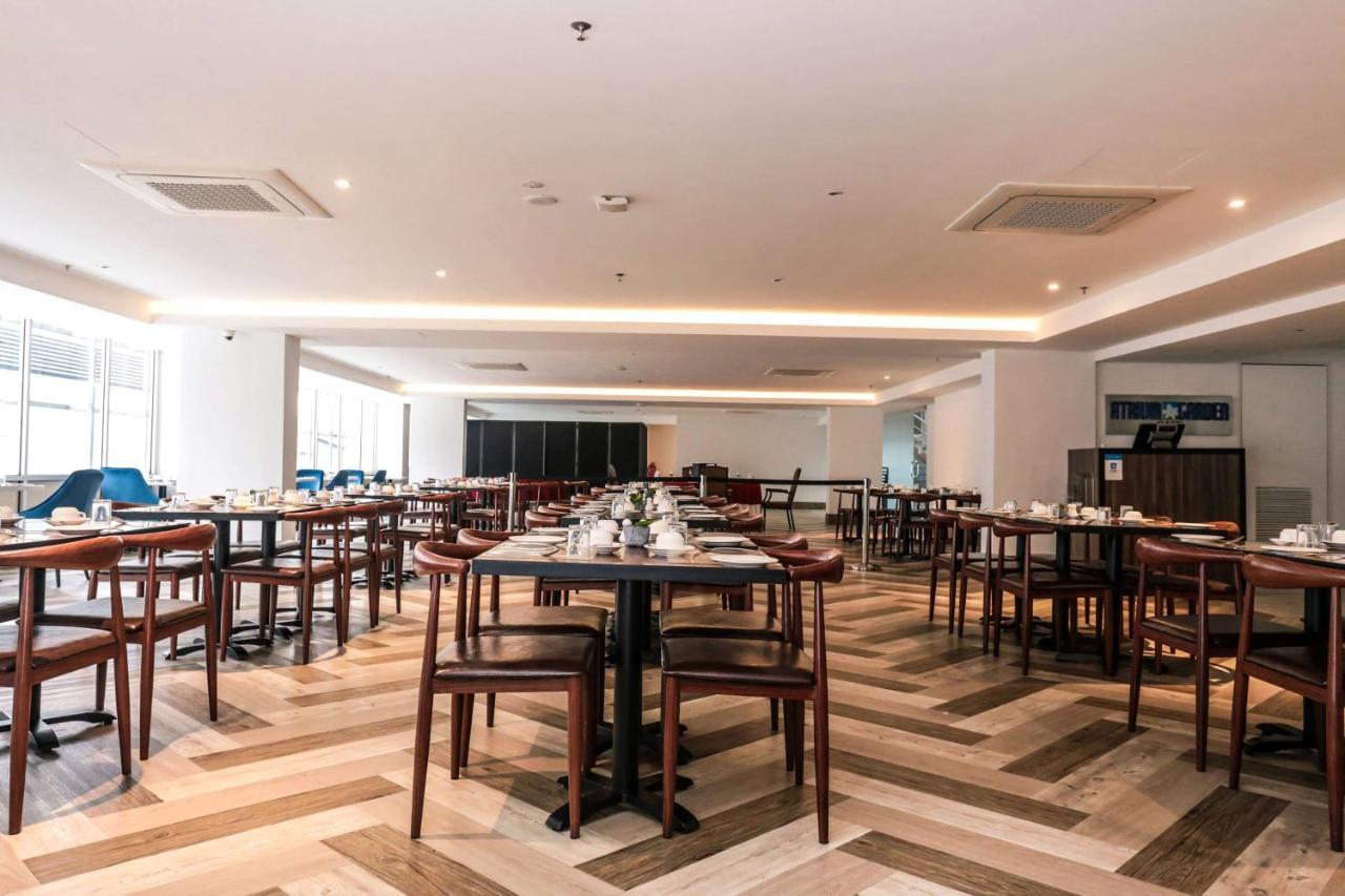 Days Hotel & Suites By Wyndham Kl - Chan Sow Lin Mrt Or Lrt Kuala Lumpur Exteriör bild