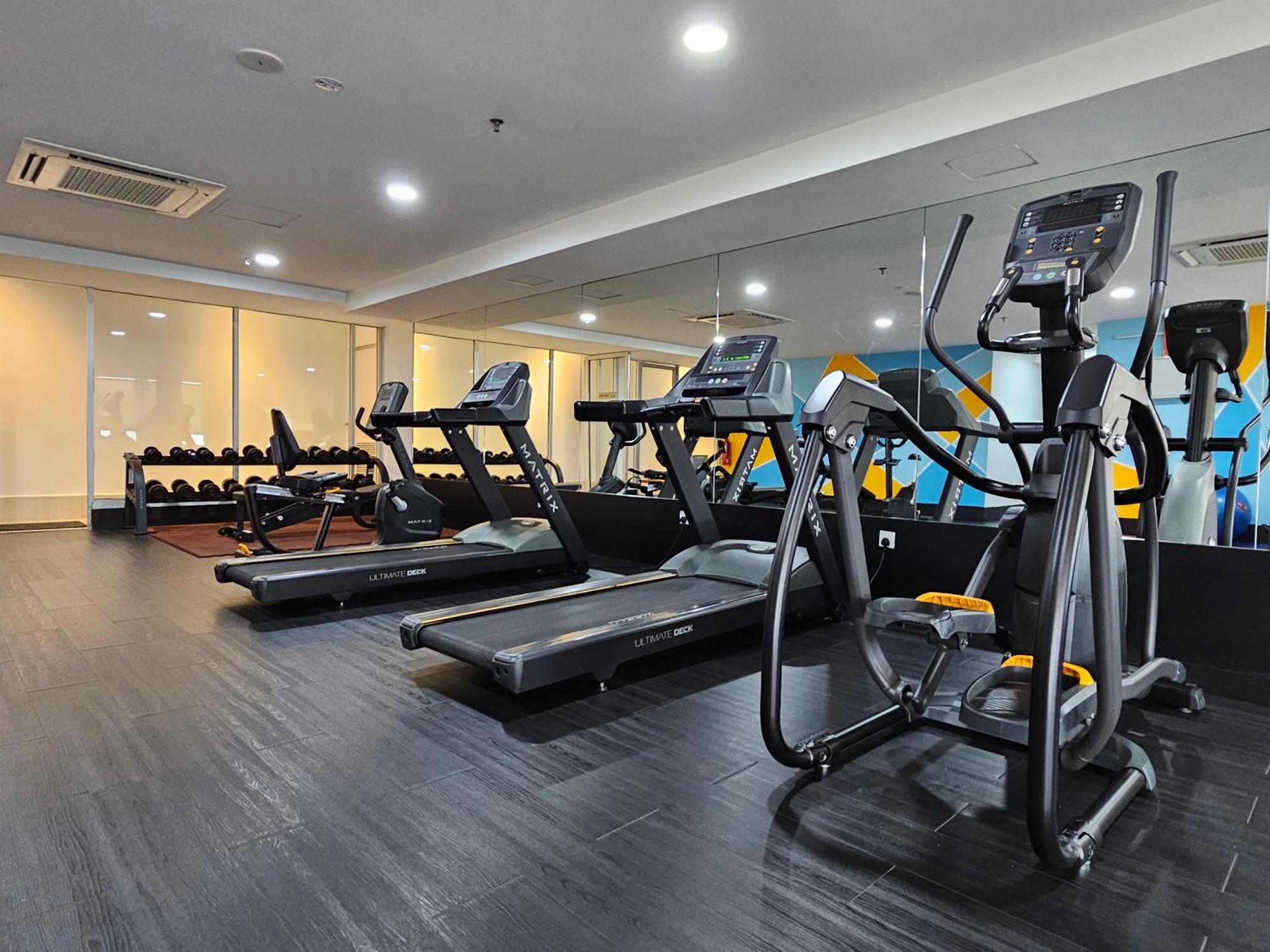 Days Hotel & Suites By Wyndham Kl - Chan Sow Lin Mrt Or Lrt Kuala Lumpur Exteriör bild